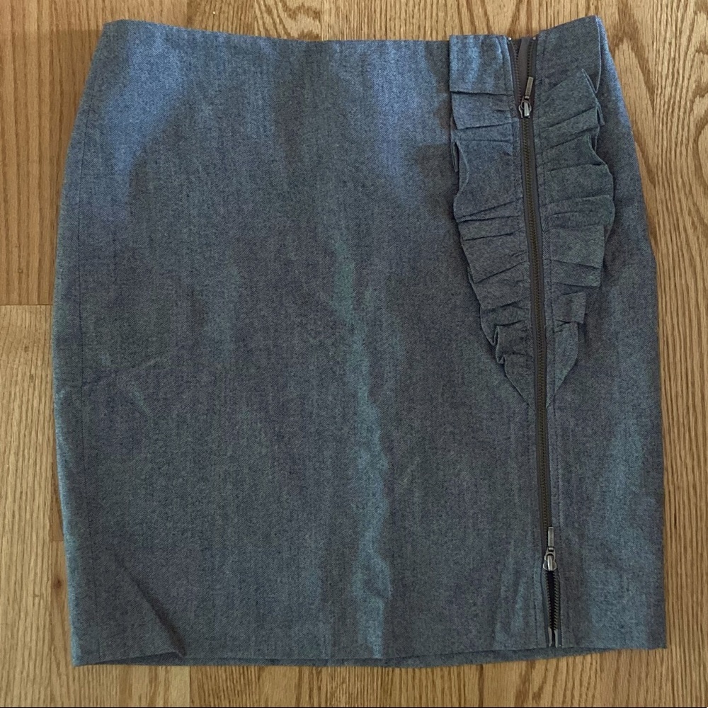 Banana Republic Mini Ruffle Skirt with Zipper